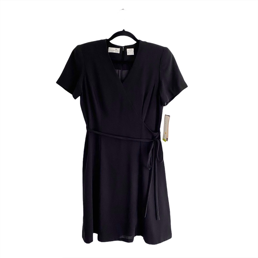 NWT Liz Claiborne Short Sleeve Black Dress Size 10